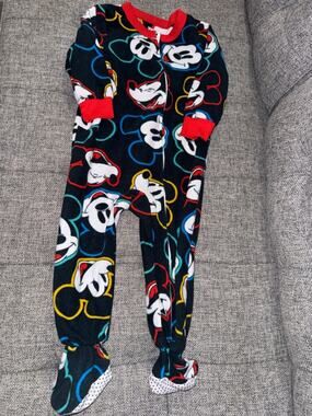 Disney junior Mickey Mouse  graphic zipper front footie pajamas size 2T